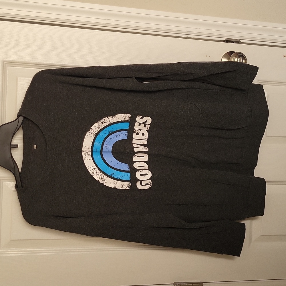 Good Vibes Rainbow Long Sleeve Gray T-shirt with Pockets Large